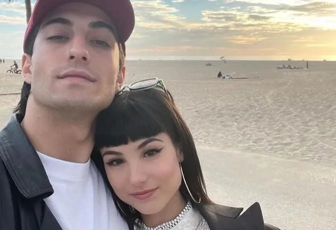 Россияне не одобрили девушку солиста группы Maneskin
