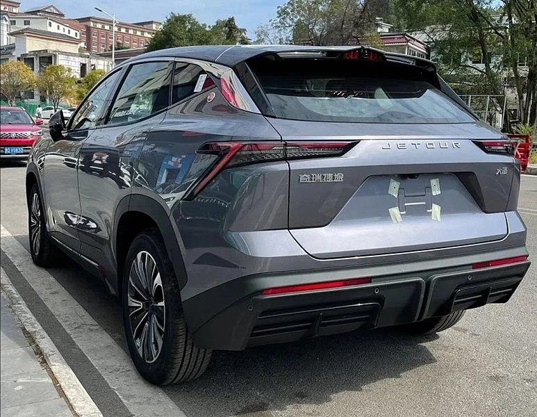 В июне в России стартуют продажи нового кроссовера Jetour Dashing за 3 млн рублей