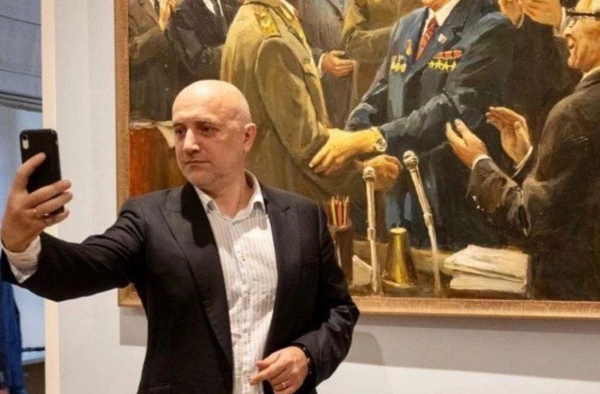 Депутат Кузнецов описал состояние здоровья Прилепина словами «шутит и юморит»