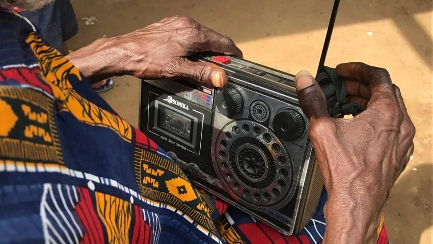 Власти Индии рекомендуют производителям смартфонов не отключать FM-радио