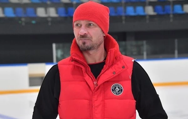 Роман Костомаров сегодня, последние новости на 11.05.2023: Семенович отвергла негатив в адрес фигуриста, состояние здоровья 11 мая 2023 года