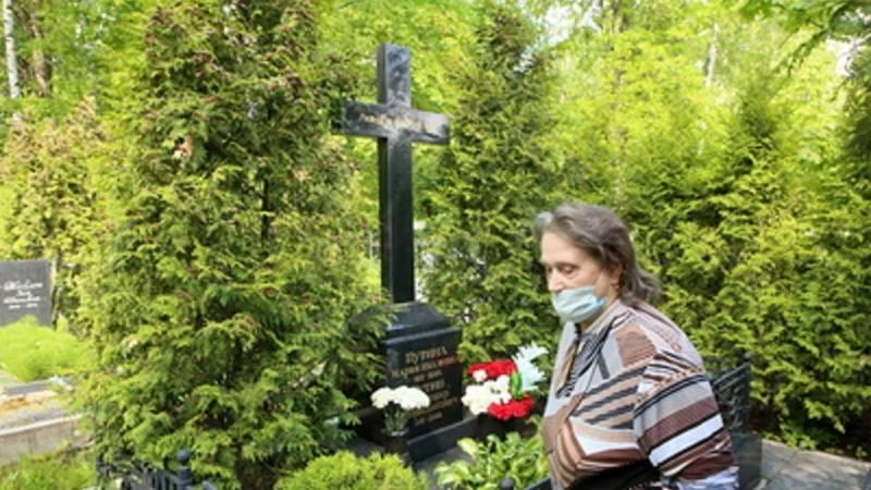 Что обязательно приносить на могилы в Троицу мертвых 1 июня: традиции Семика-2023, приметы, как поминать утопленников, висельников, всех самоубийц