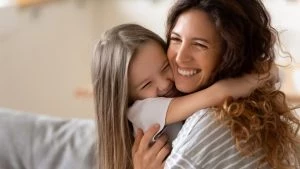 Международный день матери отмечается 14 мая 2023 года: история праздника и его традиции