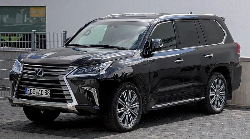 Самым аварийным внедорожником в России назвали Lexus LX