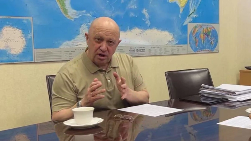 «Там была дискредитирована не власть, а бюрократы»: Пригожин об увольнении Долгова после скандального интервью