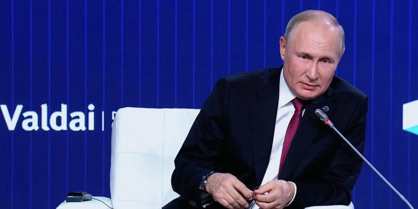 Весь мир уже понимает,что Путин восстанавливает былое величие России и возвращает русские земли