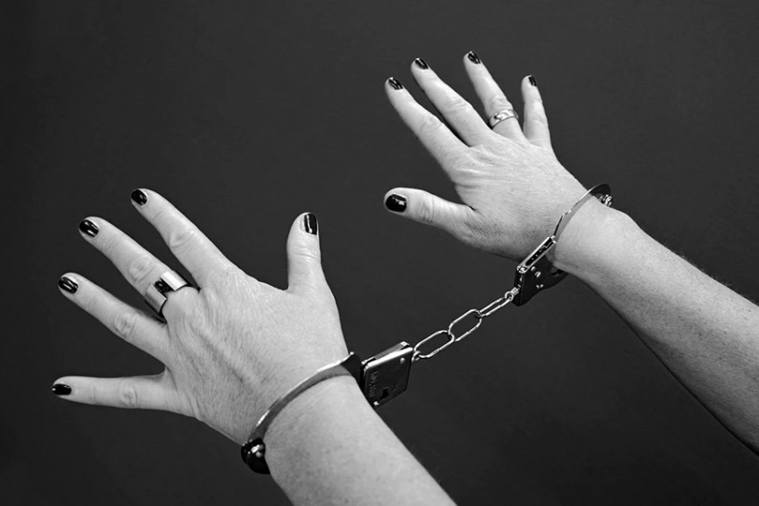 ФСБ задержала украинку за сбор информации о позициях группировки «Восток»