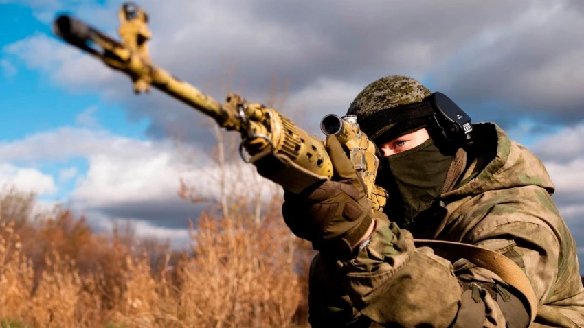 Минобороны РФ: бойцы ВДВ в зоне СВО получили обмундирование нового поколения
