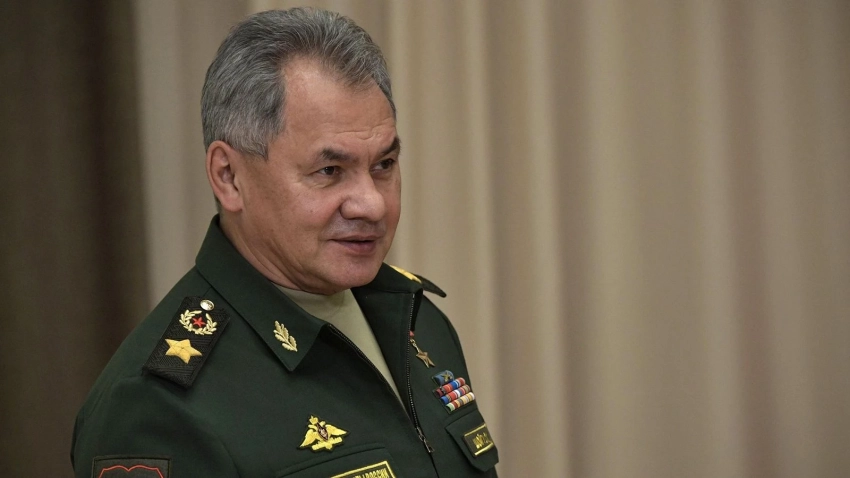 Министр обороны РФ Шойгу поздравил военнослужащих и ветеранов с Днем Победы