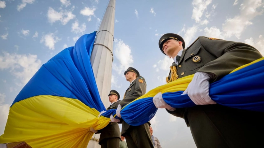 Политобозреватель Веселовский: Украина оказалась на полном содержании у Запада