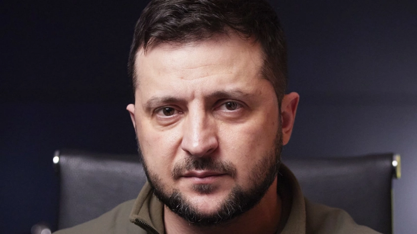 Подоляка указал на тайную подоплеку решения Зеленского отложить контрнаступление ВСУ
