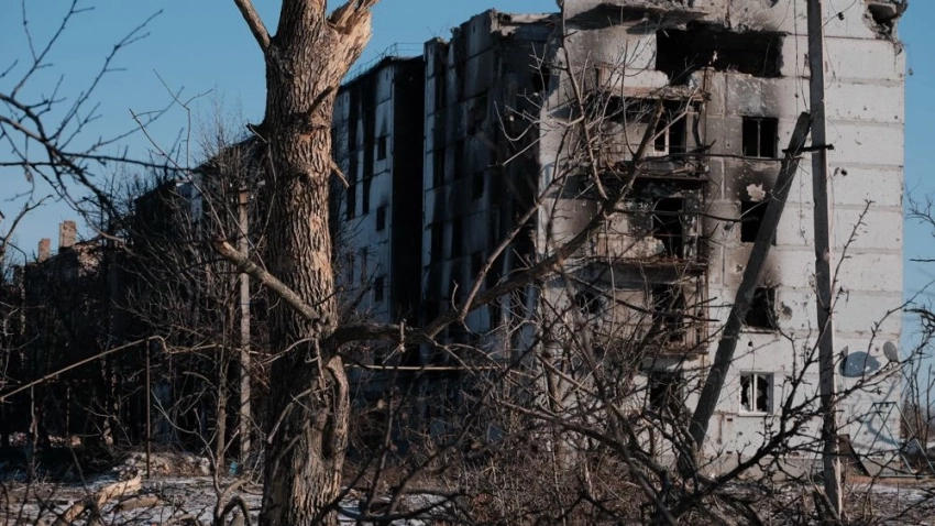 Бойцы ЧВК «Вагнер» эвакуировали семью с новорожденным ребенком в Бахмуте