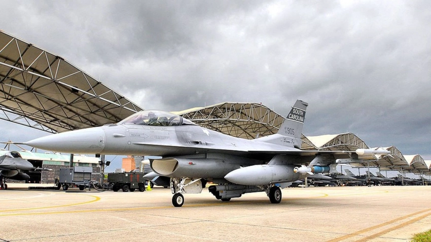 Обозреватель The Telegraph усомнился в эффективности западных истребителей F-16 для ВСУ
