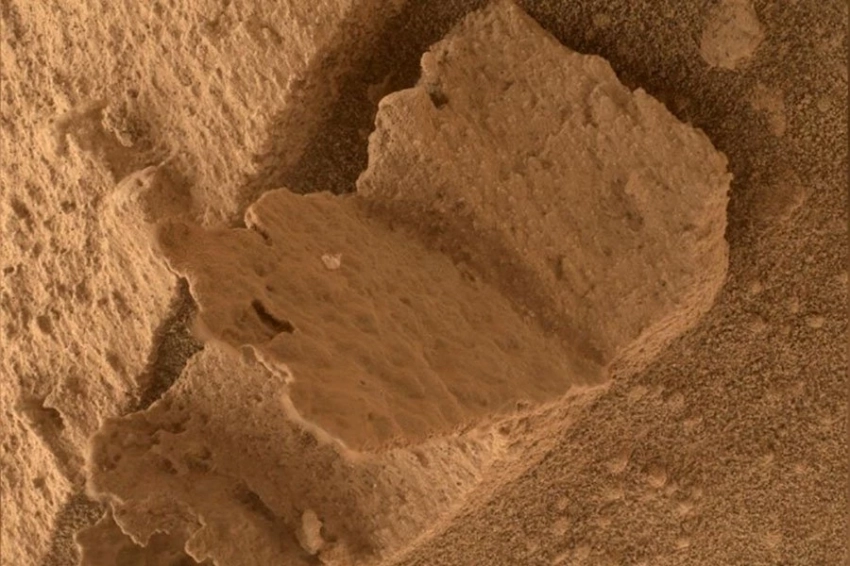 Причудливая марсианская «книга» обнаружена марсоходом НАСА Curiosity