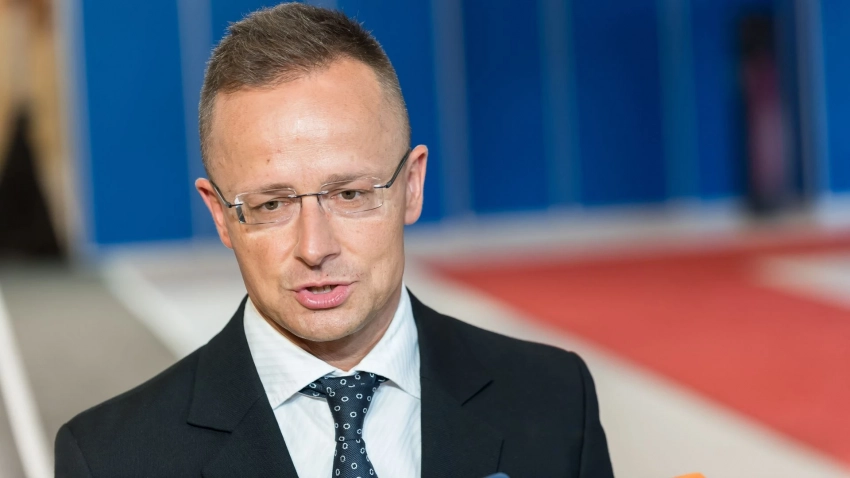 Глава МИД Венгрии Сийярто обвинил ЕС в слабости и призвал к расширению объединения
