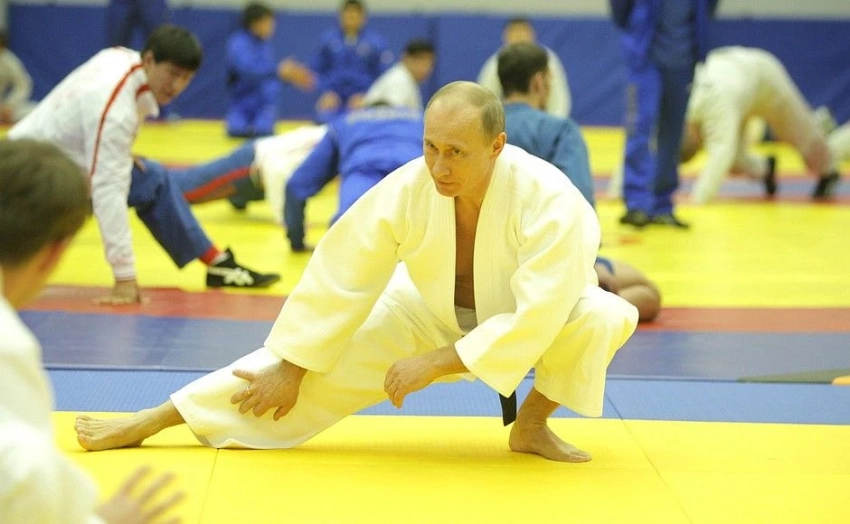 Sohu: США угодили в ловушку России, лишив Путина черного пояса по тхэквондо