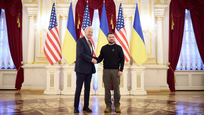 Байден рассказал Зеленскому о планах обучения украинских летчиков пилотированию истребителей F-16