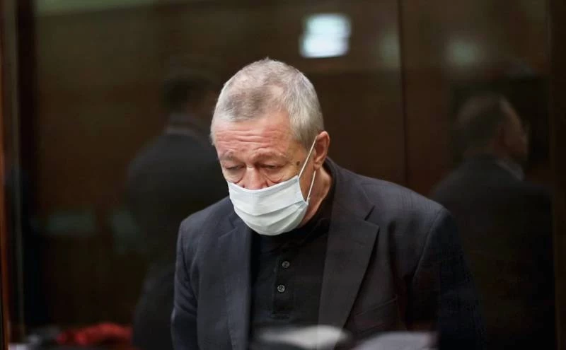 Почему сидящего артиста Михаила Ефремова не взяли служить в ПВО