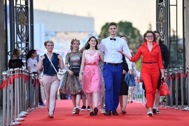 Программа на выпускной: как пройдет праздничный вечер для московских школьников в Парке Горького в 2023 году