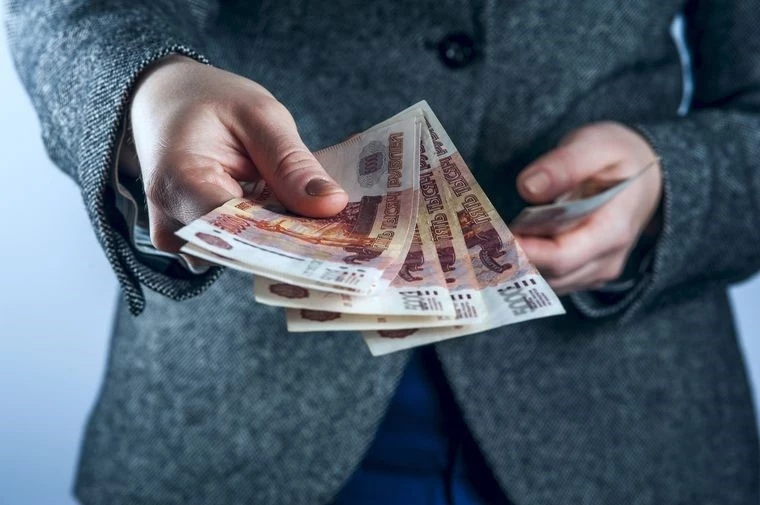 Что делать, если МФО навязывает пролонгацию договора или допуслуги, какие есть варианты у россиян