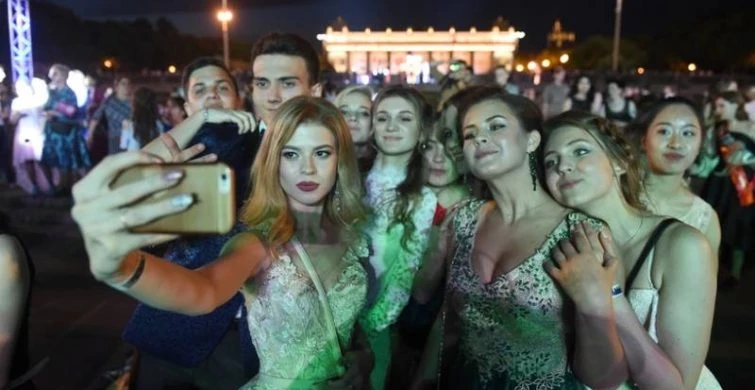 Как пройдет выпускной для московских школьников в парке Горького 24 июня 2023 года