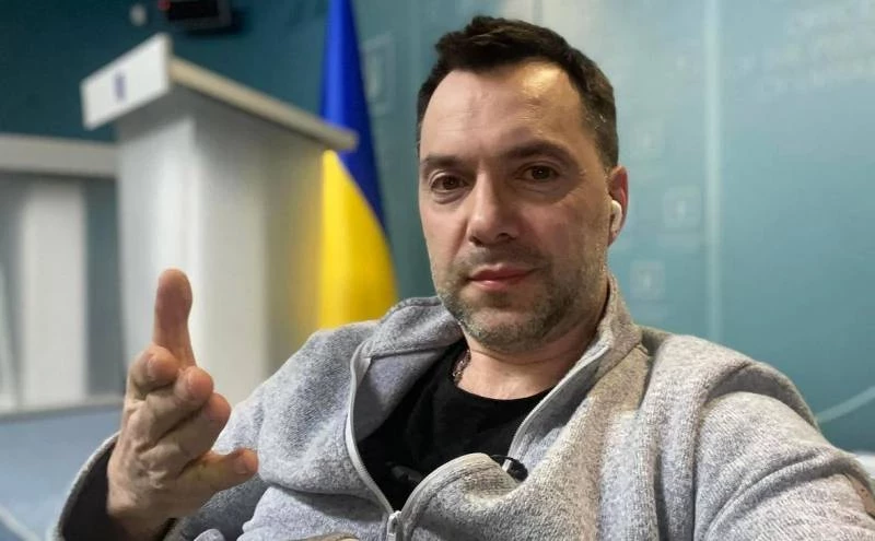 Алексей Арестович поддержал одессита, который пел песни Цоя во Львове