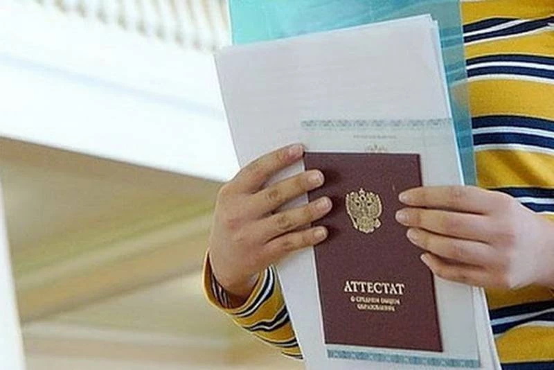 Какие документы абитуриенту в вуз нужно подавать лично