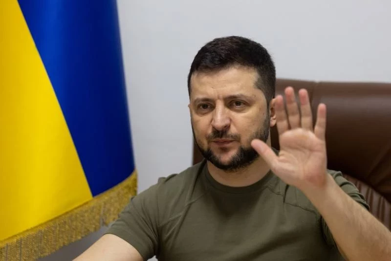 Против Владимира Зеленского формируется внутренний фронт