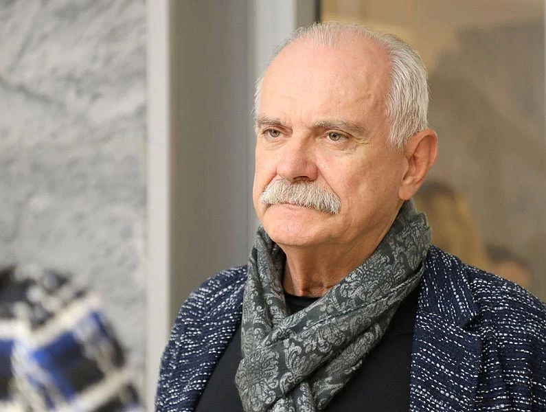 Никита Михалков призвал молодых актёров не бояться «слабых» режиссёров