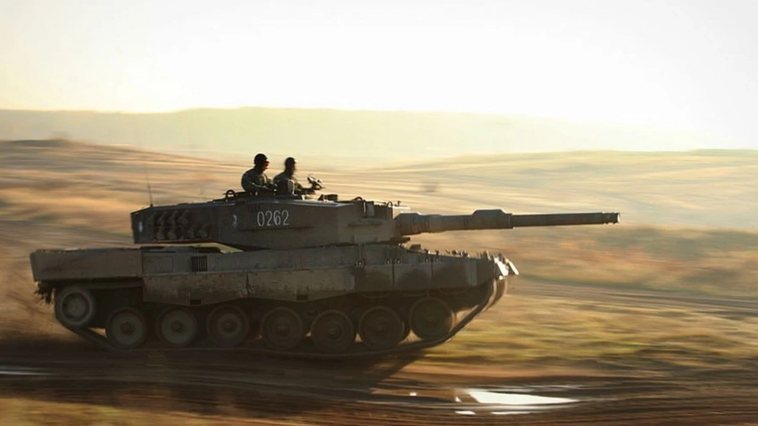 Военкоры «РВ» показали первые кадры немецких танков Leopard у линии фронта на Украине