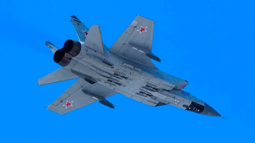 Минобороны: ВС РФ нанесли групповой удар высокоточным оружием большой дальности по объектам ВСУ