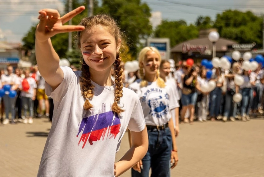 Дата Дня молодежи в 2023 году, традиции праздника и поздравления