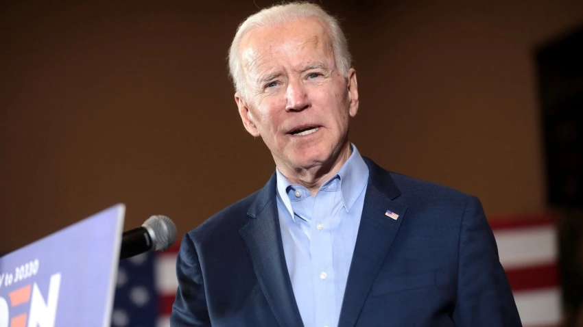 Политолог Жарихин: Байдену нужна победа на Украине из-за страха остаться «лузером»