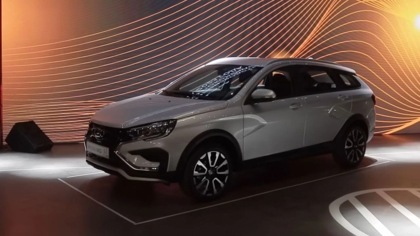 Производитель Lada Aura указал на ошибку Грефа при попытке завести автомобиль