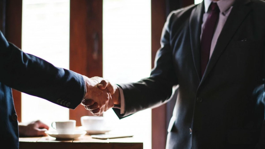 Трейдер AIHG из Ирана допустил возможность бартерной торговли с Россией