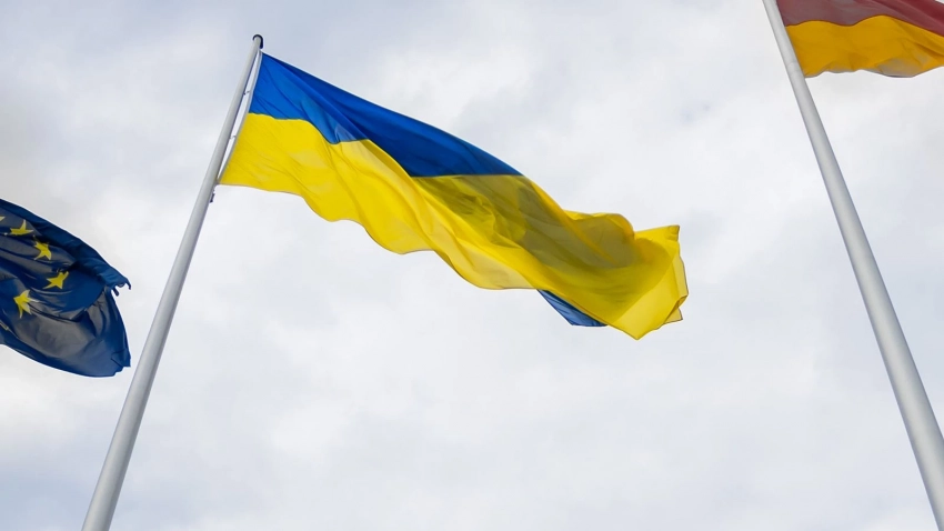 Министр обороны Венгрии указал на невозможность присоединения Украины к НАТО