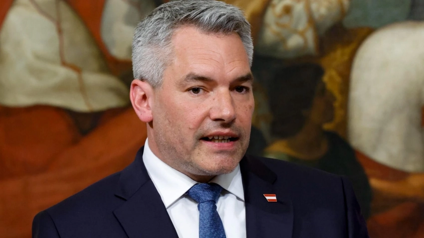Канцлер Австрии заявил о подготовке к возможному прекращению поставок газа из России