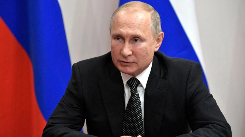 Песков заявил о регулярном общении Путина с участвующими в СВО командирами