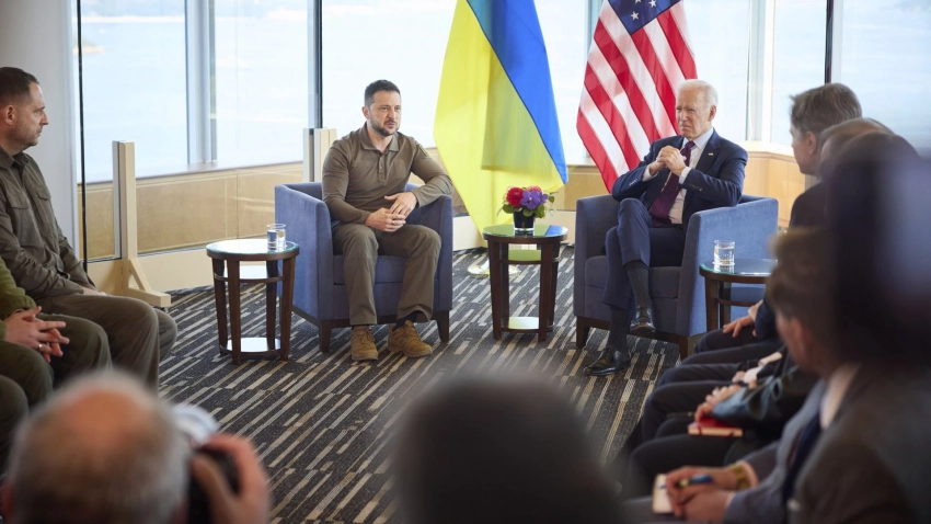 Consortium News: Зеленского подталкивают к уничтожению целого поколения украинцев