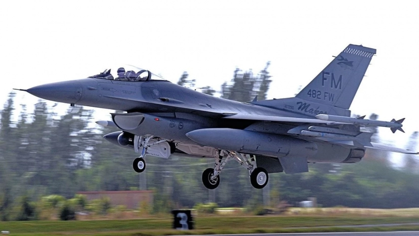 Байден обсудит поставки F-16 на Украину с главами правительств Британии и Дании