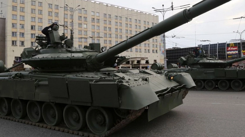 Минобороны показало боевую работу танков Т-80БВ на Купянском направлении