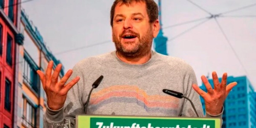 Немецкие «зеленые» пробивают дно и уходят в будущее…