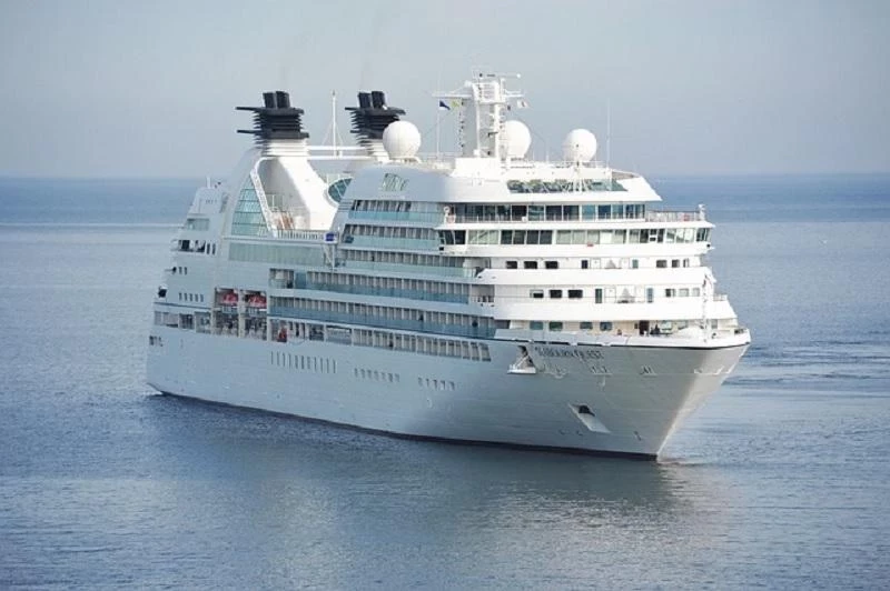 В Сеть попало видео драки туристов парома Irish Ferries, курсирующего из Ирландии в Уэльс