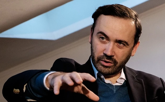 Внутренний враг: кто воткнул нож в спину России и терроризирует общественность, список самых известных предателей