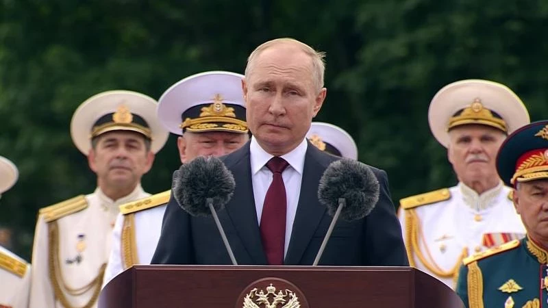 Парад ВМФ в Питере, Путин принимает парад, смотреть онлайн