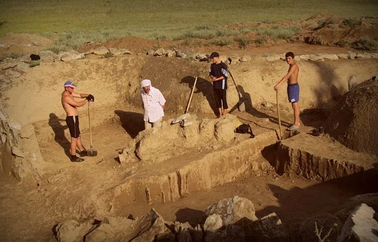 Археологи раскрыли тайну древнего могильника в Приуралье