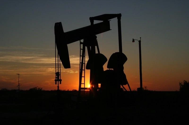 Цены на нефть Brent и WTI достигли максимума с апреля — выше $84 и $80 за баррель