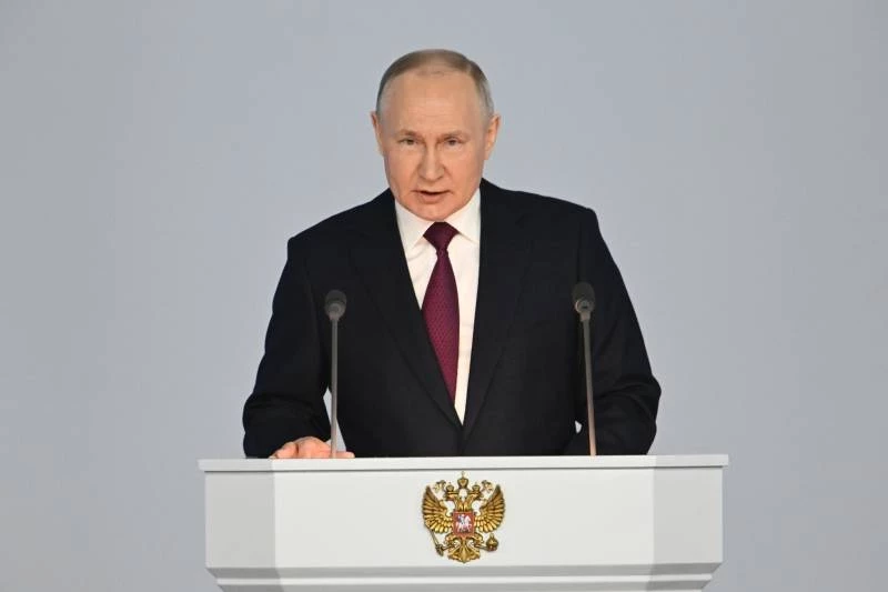 Путинская выплата к новому учебному году 2023: кто получит к 1 сентября до 18 000 рублей и на каких условиях, детально