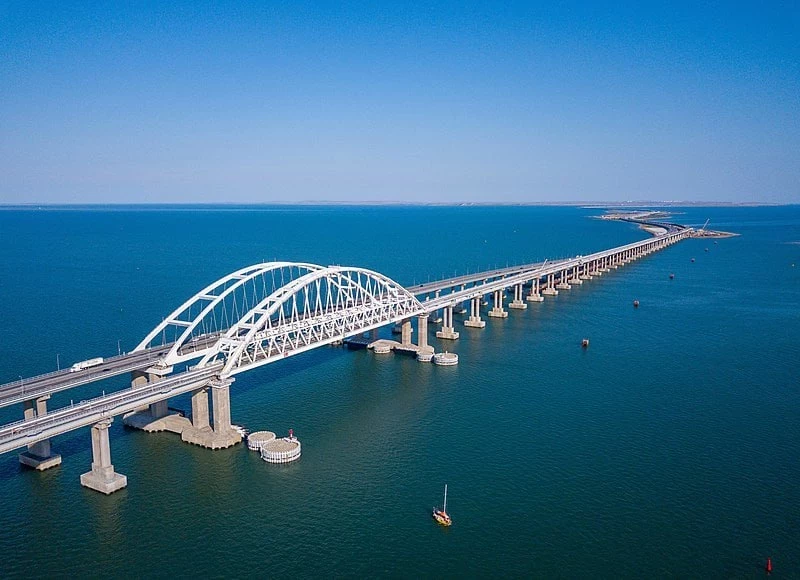 В АТОР назвали реальную причину 8-километровой пробки на Крымском мосту