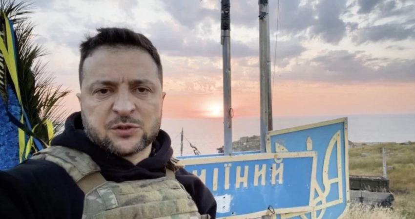 Новое обращение Владимира Зеленского с острова Змеиный: что сказал президент Украины